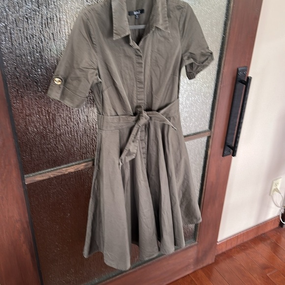 Badgley Mischka Army Green Shirtdress size 6 - Picture 9 of 12